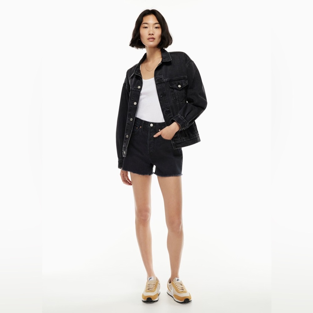 Aritzia Denim Forum The Joni Loose short Sz 25 black